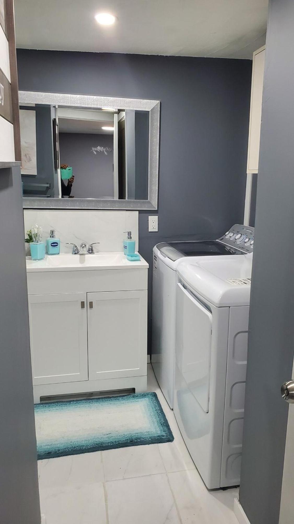 12 Spacious W Ac, Crib, Garage, By Airport *