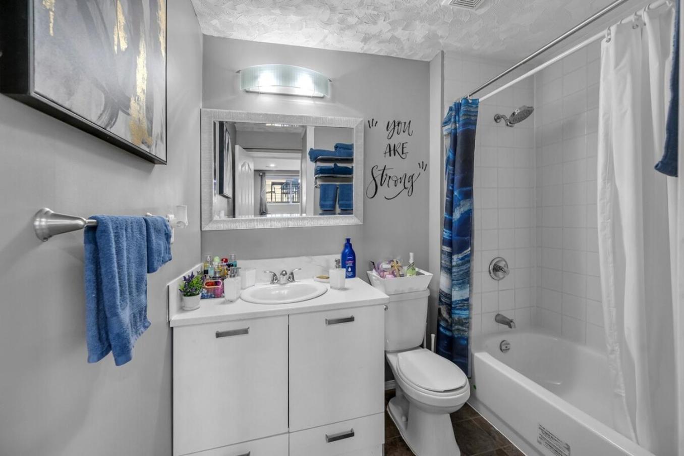 12 Spacious W Ac, Crib, Garage, By Airport Holiday home